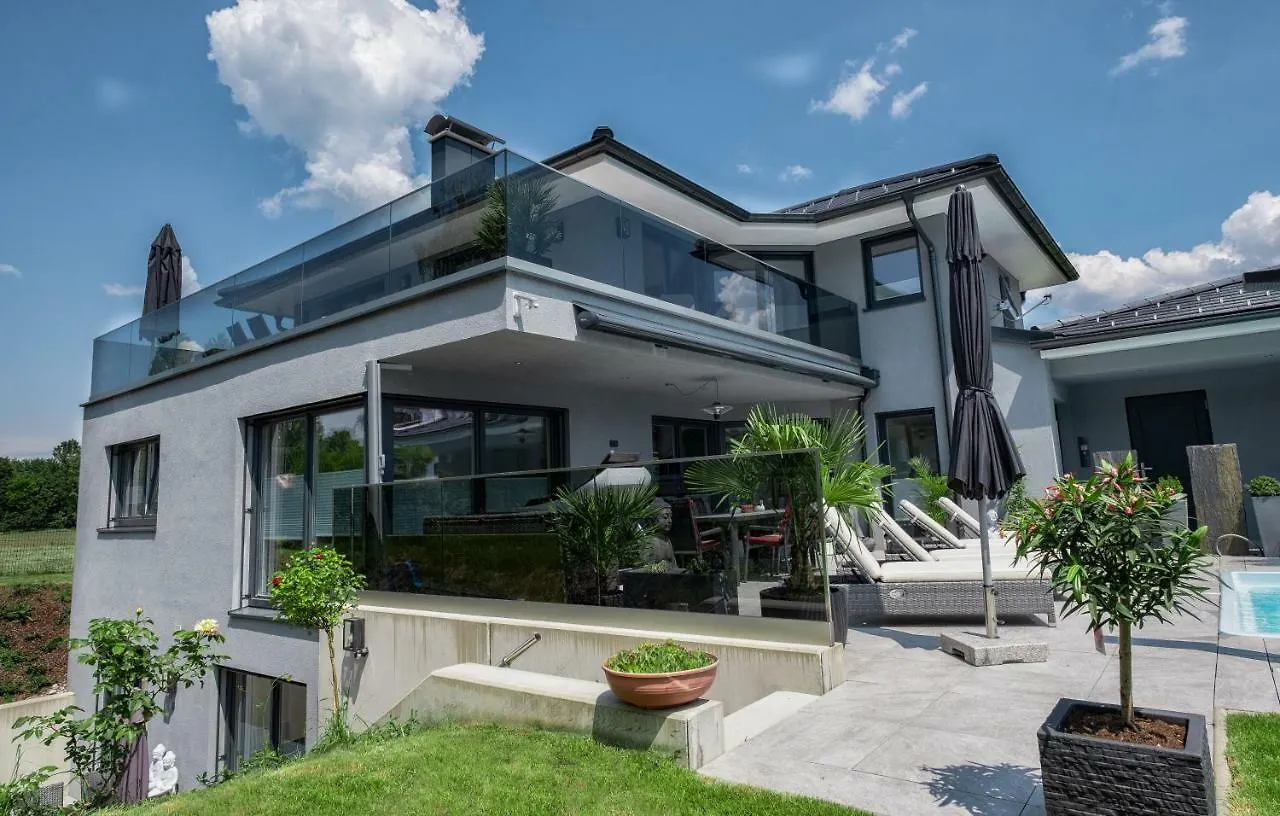 Luxurioese Penthaus Wohnung Anif Apartman